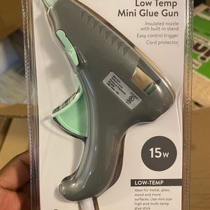 Glue gun